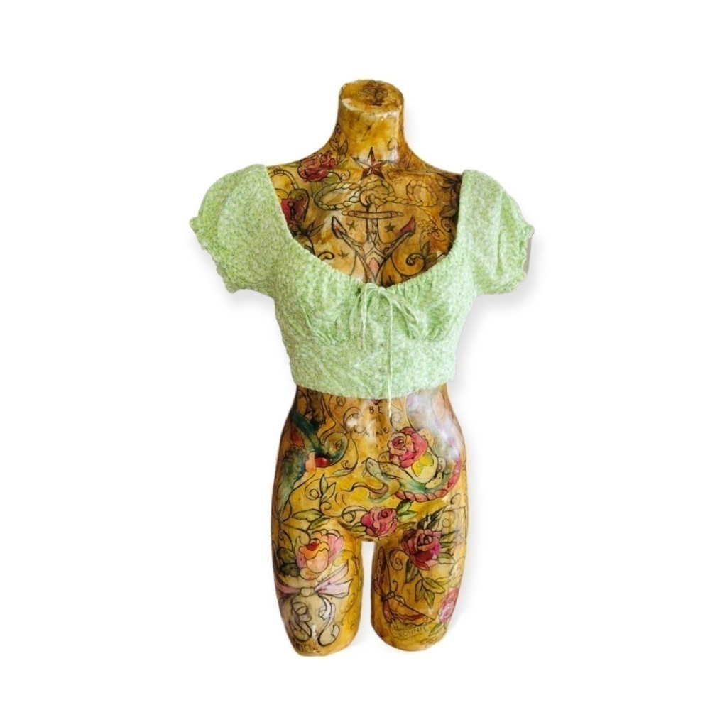 Sundae Muse crop top short sleeve green white Sz 8 medium summer
